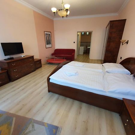 Evergreen Apartments Hotel 카를로비바리 외부 사진