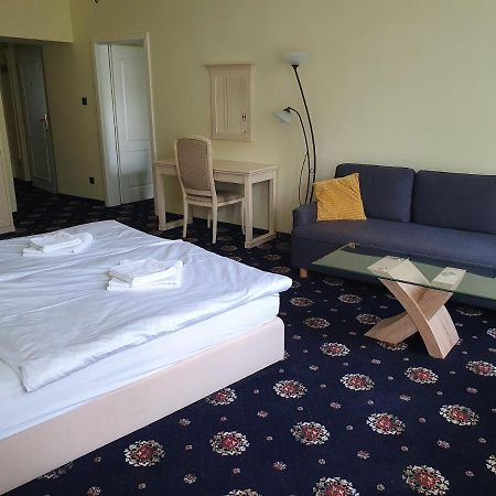 Evergreen Apartments Hotel 카를로비바리 외부 사진