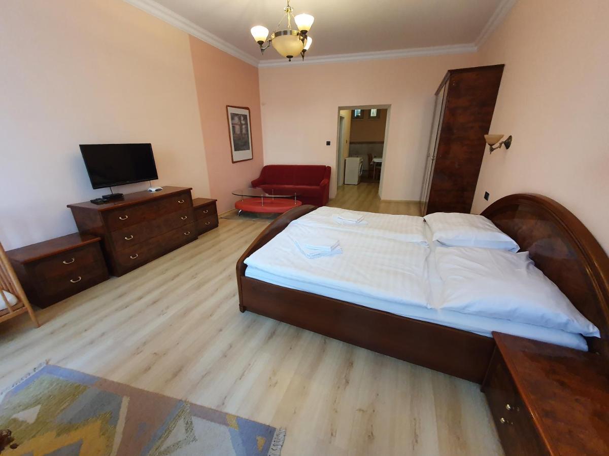 Evergreen Apartments Hotel 카를로비바리 외부 사진