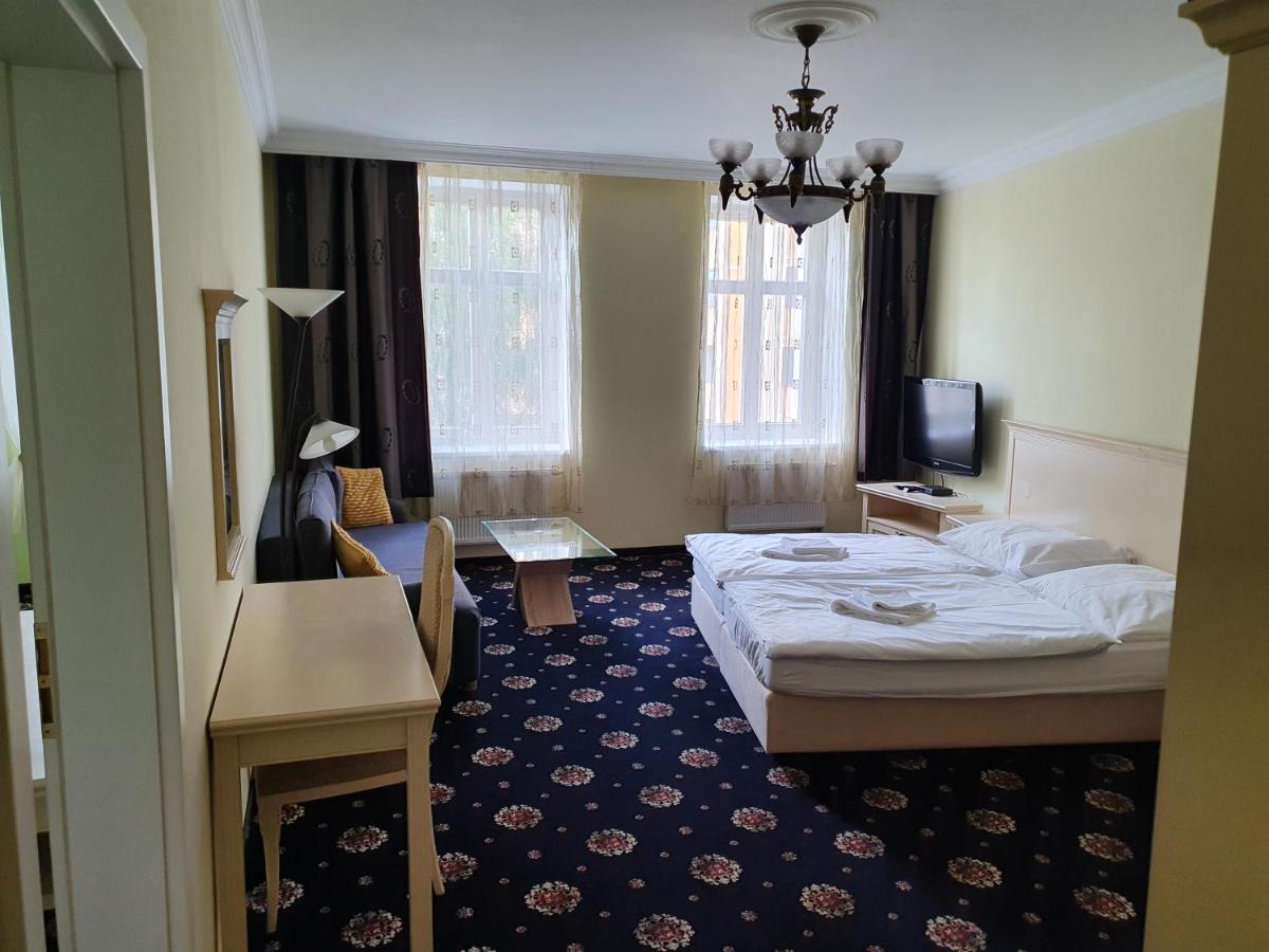 Evergreen Apartments Hotel 카를로비바리 외부 사진