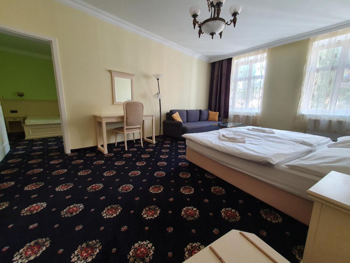 Evergreen Apartments Hotel 카를로비바리 외부 사진