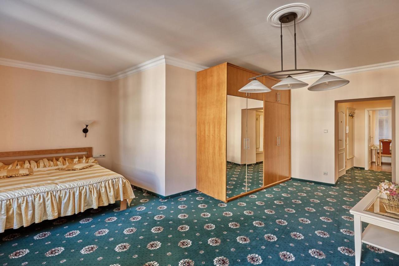 Evergreen Apartments Hotel 카를로비바리 외부 사진